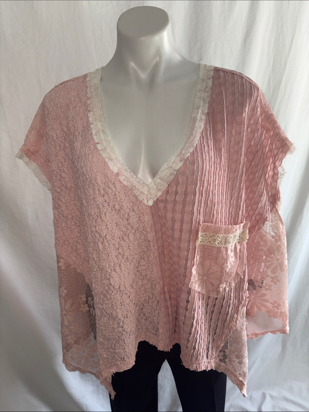 POL Pink Floral Lace V-Neck Chemise Top with Cream Trim - Picture 2 of 9